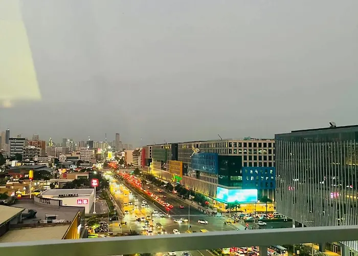 Aparthotel 2 Bedroom Unit Shell Residences By Jef Manila